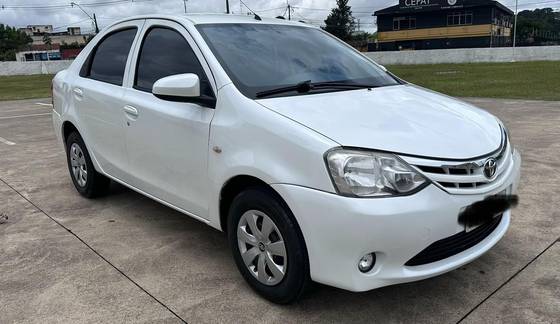 TOYOTA ETIOS 1.5 XS SEDAN 16V FLEX 4P MANUAL TOYOTA ETIOS 1.5 XS SEDAN 16V FLEX 4P MANUAL
